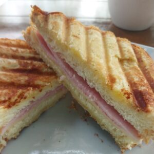 Mixto en pan brioche